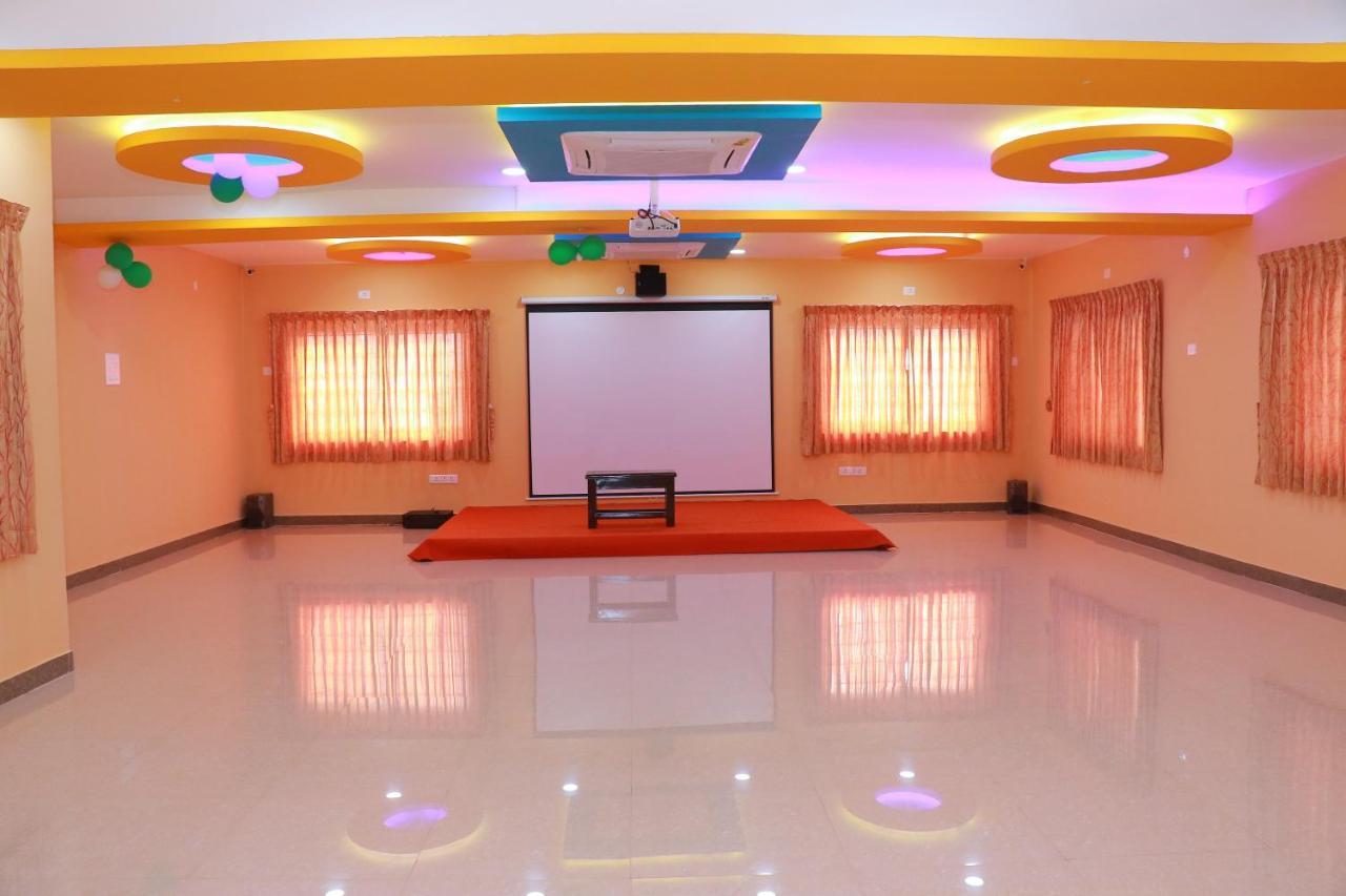 Avm Residency Hotel Paramagudi Esterno foto