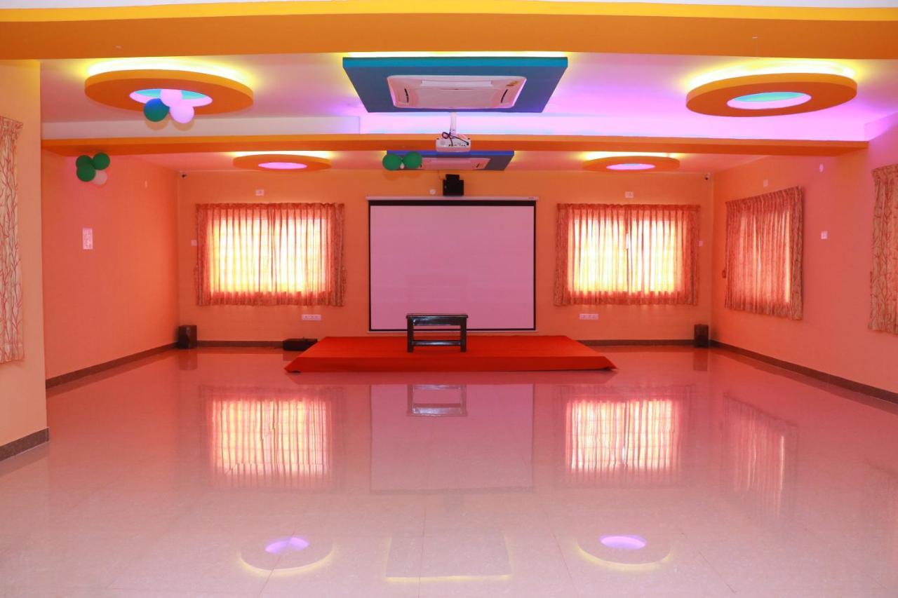 Avm Residency Hotel Paramagudi Esterno foto